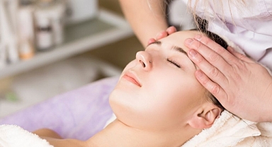 Cilt Bakım Uzmanı Nasıl Olunur ve Maaşları Ne Kadardır?