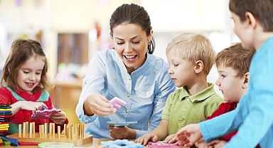 Çocuk Gelişimi Öğretmeni Nasıl Olunur ve Maaşları Ne Kadardır?