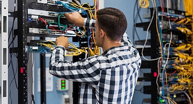 Elektrik Bakım Mühendisi Nasıl Olunur ve Maaşları Ne Kadar?