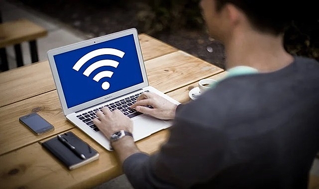 Top Tips for Staying Safe Online While Traveling