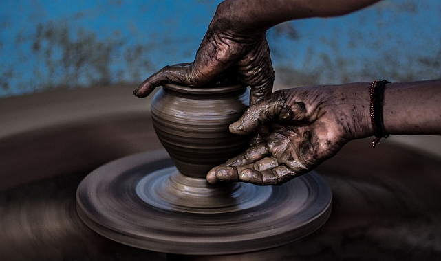 Exploring Ceramic Art: Techniques and Coloring Methods