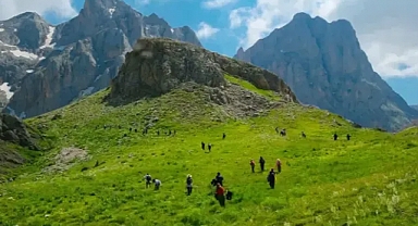 Sohmarik Yaylası Sosyal Medyada Gündem Oldu! Erzincan’ın Saklı Cennetine Akın Ediyorlar
